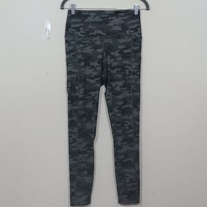 Letsfit  Women's Camo High Rise Leggings Size M